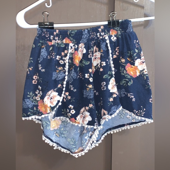 Rue21 Floral Women's Shorts - Picture 1 of 4
